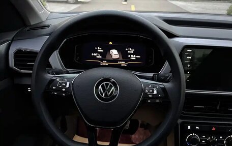 Volkswagen T-Cross I, 2021 год, 1 460 005 рублей, 10 фотография