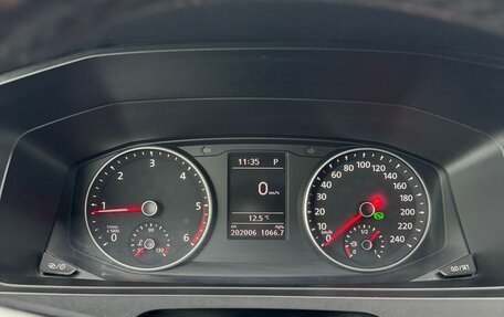 Volkswagen Caravelle T6 рестайлинг, 2018 год, 2 850 000 рублей, 6 фотография