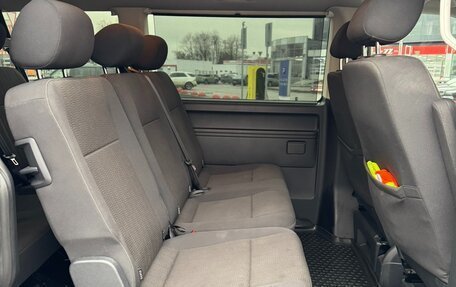 Volkswagen Caravelle T6 рестайлинг, 2018 год, 2 850 000 рублей, 12 фотография