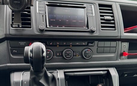 Volkswagen Caravelle T6 рестайлинг, 2018 год, 2 850 000 рублей, 15 фотография