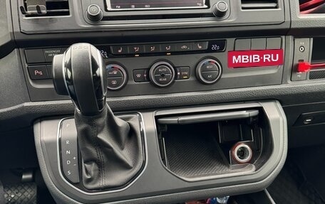 Volkswagen Caravelle T6 рестайлинг, 2018 год, 2 850 000 рублей, 16 фотография