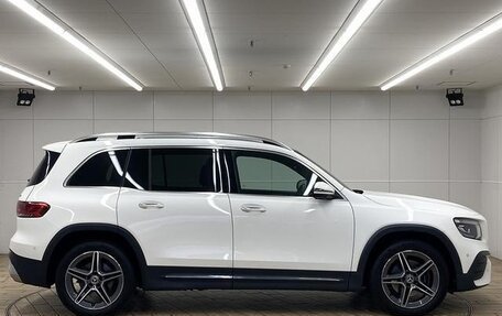 Mercedes-Benz GLB, 2021 год, 2 000 000 рублей, 10 фотография