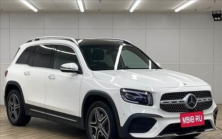 Mercedes-Benz GLB, 2021 год, 2 000 000 рублей, 2 фотография