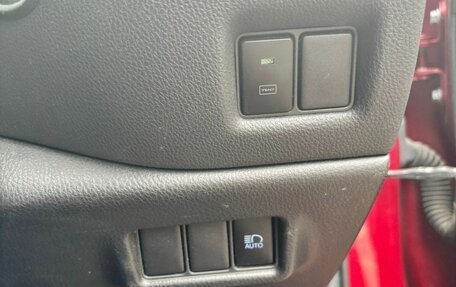 Toyota C-HR I рестайлинг, 2019 год, 1 950 000 рублей, 19 фотография