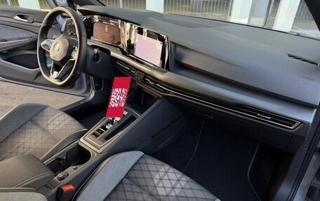 Volkswagen Golf VIII, 2022 год, 1 950 000 рублей, 9 фотография