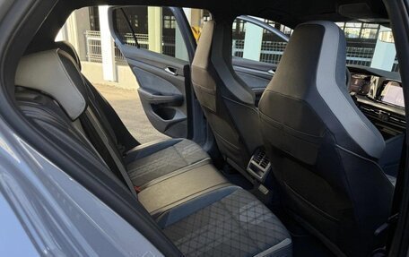 Volkswagen Golf VIII, 2022 год, 1 950 000 рублей, 13 фотография