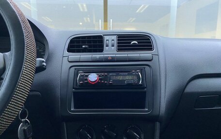 Volkswagen Polo VI (EU Market), 2012 год, 750 000 рублей, 18 фотография