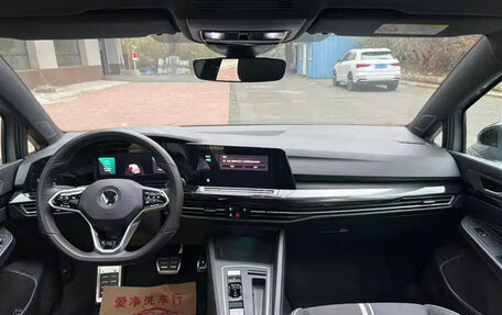 Volkswagen Golf VIII, 2021 год, 1 352 000 рублей, 9 фотография