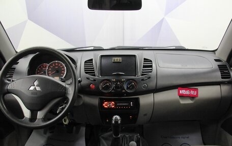 Mitsubishi L200 IV рестайлинг, 2011 год, 995 500 рублей, 12 фотография