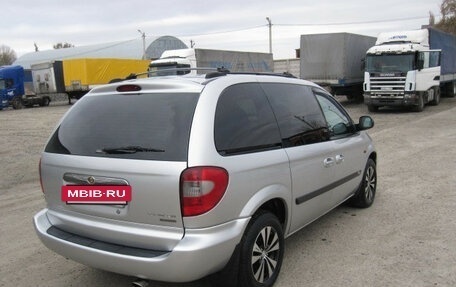 Chrysler Voyager III, 2005 год, 530 000 рублей, 3 фотография