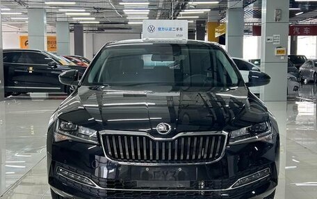 Skoda Superb III рестайлинг, 2022 год, 1 670 000 рублей, 2 фотография