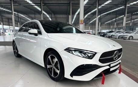 Mercedes-Benz A-Класс, 2025 год, 3 150 000 рублей, 3 фотография