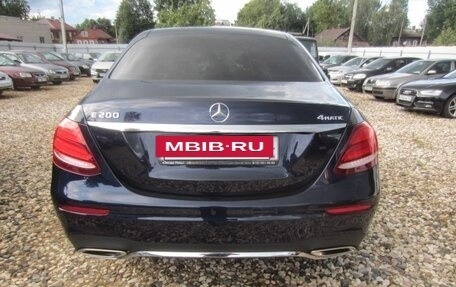 Mercedes-Benz E-Класс, 2020 год, 3 500 000 рублей, 11 фотография