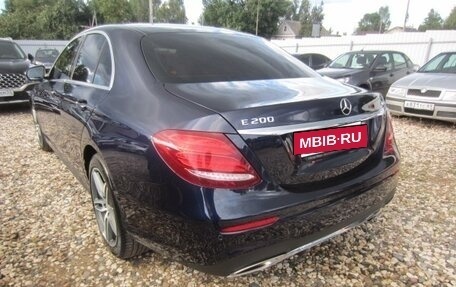 Mercedes-Benz E-Класс, 2020 год, 3 500 000 рублей, 10 фотография