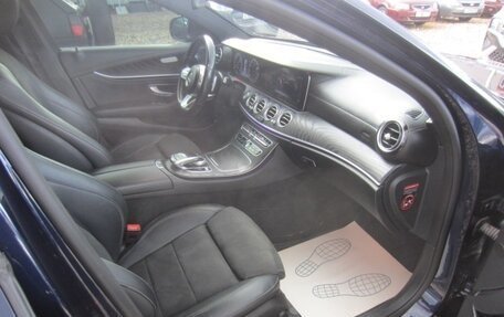 Mercedes-Benz E-Класс, 2020 год, 3 500 000 рублей, 24 фотография
