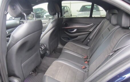 Mercedes-Benz E-Класс, 2020 год, 3 500 000 рублей, 19 фотография