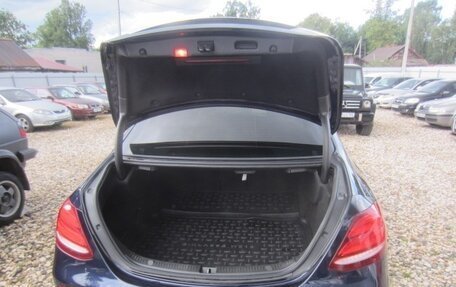 Mercedes-Benz E-Класс, 2020 год, 3 500 000 рублей, 23 фотография