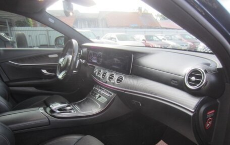Mercedes-Benz E-Класс, 2020 год, 3 500 000 рублей, 25 фотография