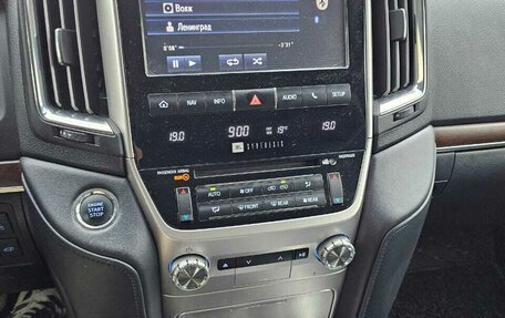 Toyota Land Cruiser 200, 2016 год, 5 860 000 рублей, 10 фотография