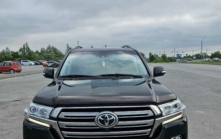 Toyota Land Cruiser 200, 2016 год, 5 860 000 рублей, 2 фотография