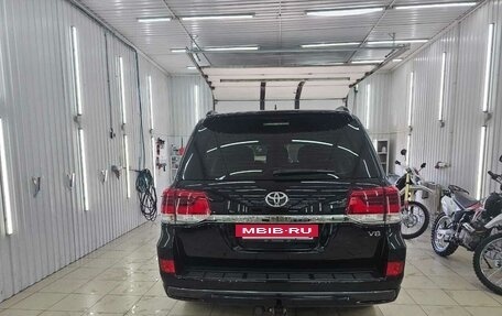 Toyota Land Cruiser 200, 2016 год, 5 860 000 рублей, 7 фотография