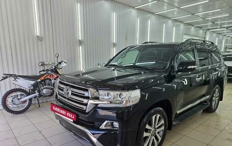 Toyota Land Cruiser 200, 2016 год, 5 860 000 рублей, 6 фотография