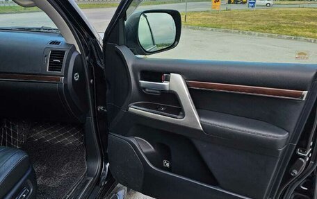 Toyota Land Cruiser 200, 2016 год, 5 860 000 рублей, 16 фотография