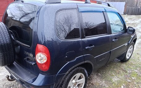 Chevrolet Niva I рестайлинг, 2011 год, 500 000 рублей, 2 фотография