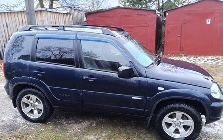 Chevrolet Niva I рестайлинг, 2011 год, 500 000 рублей, 3 фотография