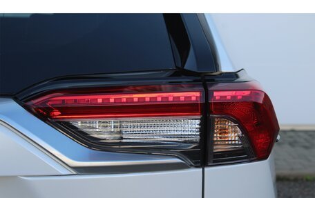 Toyota RAV4, 2025 год, 6 300 000 рублей, 11 фотография