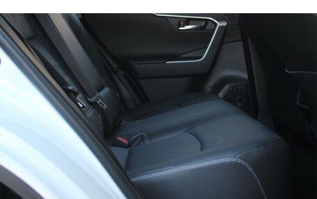 Toyota RAV4, 2025 год, 6 300 000 рублей, 18 фотография