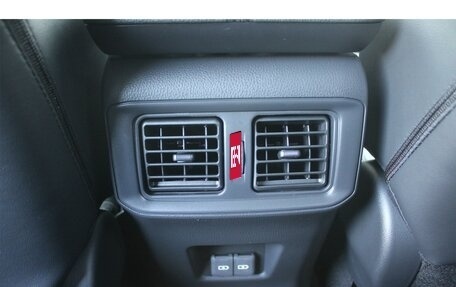 Toyota RAV4, 2025 год, 6 300 000 рублей, 31 фотография