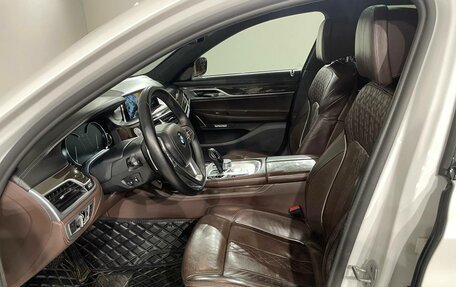 BMW 7 серия, 2017 год, 2 770 000 рублей, 16 фотография