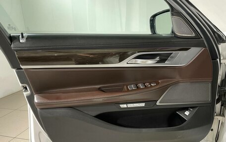 BMW 7 серия, 2017 год, 2 770 000 рублей, 15 фотография