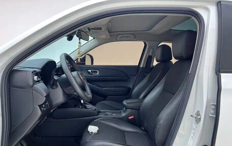 Honda Vezel, 2023 год, 1 400 000 рублей, 16 фотография