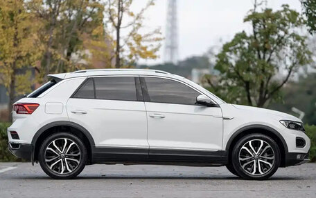 Volkswagen T-Roc I, 2022 год, 1 310 000 рублей, 4 фотография