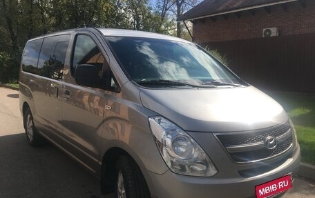 Hyundai Grand Starex Grand Starex I рестайлинг 2, 2016 год, 2 200 000 рублей, 1 фотография