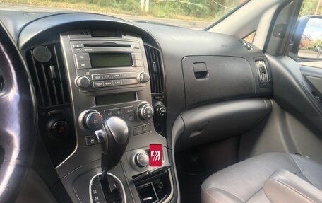 Hyundai Grand Starex Grand Starex I рестайлинг 2, 2016 год, 2 200 000 рублей, 6 фотография