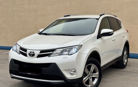 Toyota RAV4, 2015 год, 2 150 000 рублей, 3 фотография