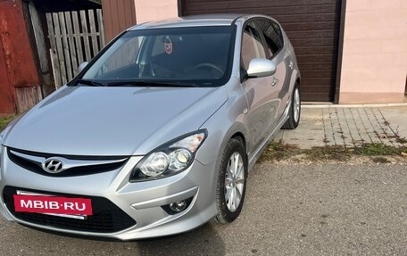 Hyundai i30 I, 2011 год, 890 000 рублей, 3 фотография