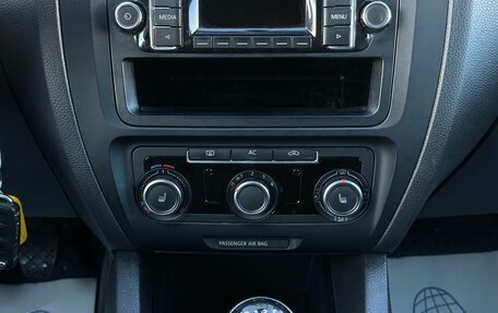 Volkswagen Jetta VI, 2012 год, 890 000 рублей, 22 фотография