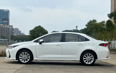 Toyota Corolla, 2022 год, 1 100 000 рублей, 5 фотография