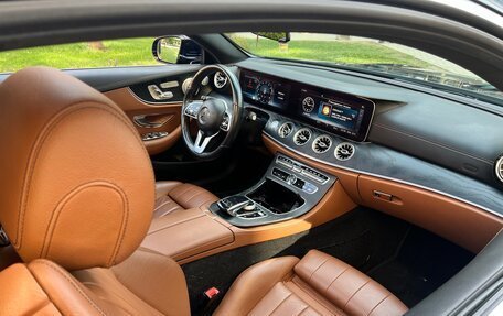 Mercedes-Benz E-Класс, 2019 год, 3 850 000 рублей, 25 фотография