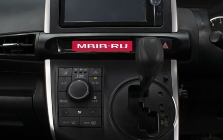 Toyota Wish II, 2012 год, 1 500 000 рублей, 13 фотография