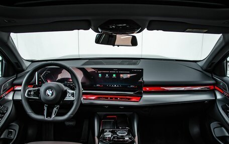 BMW 5 серия, 2025 год, 8 490 000 рублей, 15 фотография