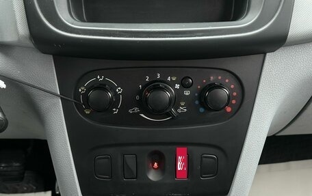 Renault Sandero II рестайлинг, 2015 год, 520 000 рублей, 19 фотография