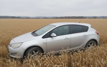 Opel Astra J, 2011 год, 500 000 рублей, 1 фотография