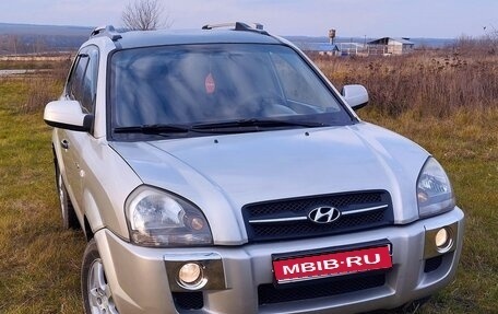 Hyundai Tucson III, 2006 год, 630 000 рублей, 1 фотография