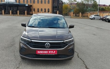 Volkswagen Polo VI (EU Market), 2021 год, 1 000 000 рублей, 1 фотография