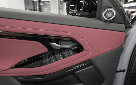 Land Rover Range Rover Evoque II, 2024 год, 6 500 000 рублей, 15 фотография